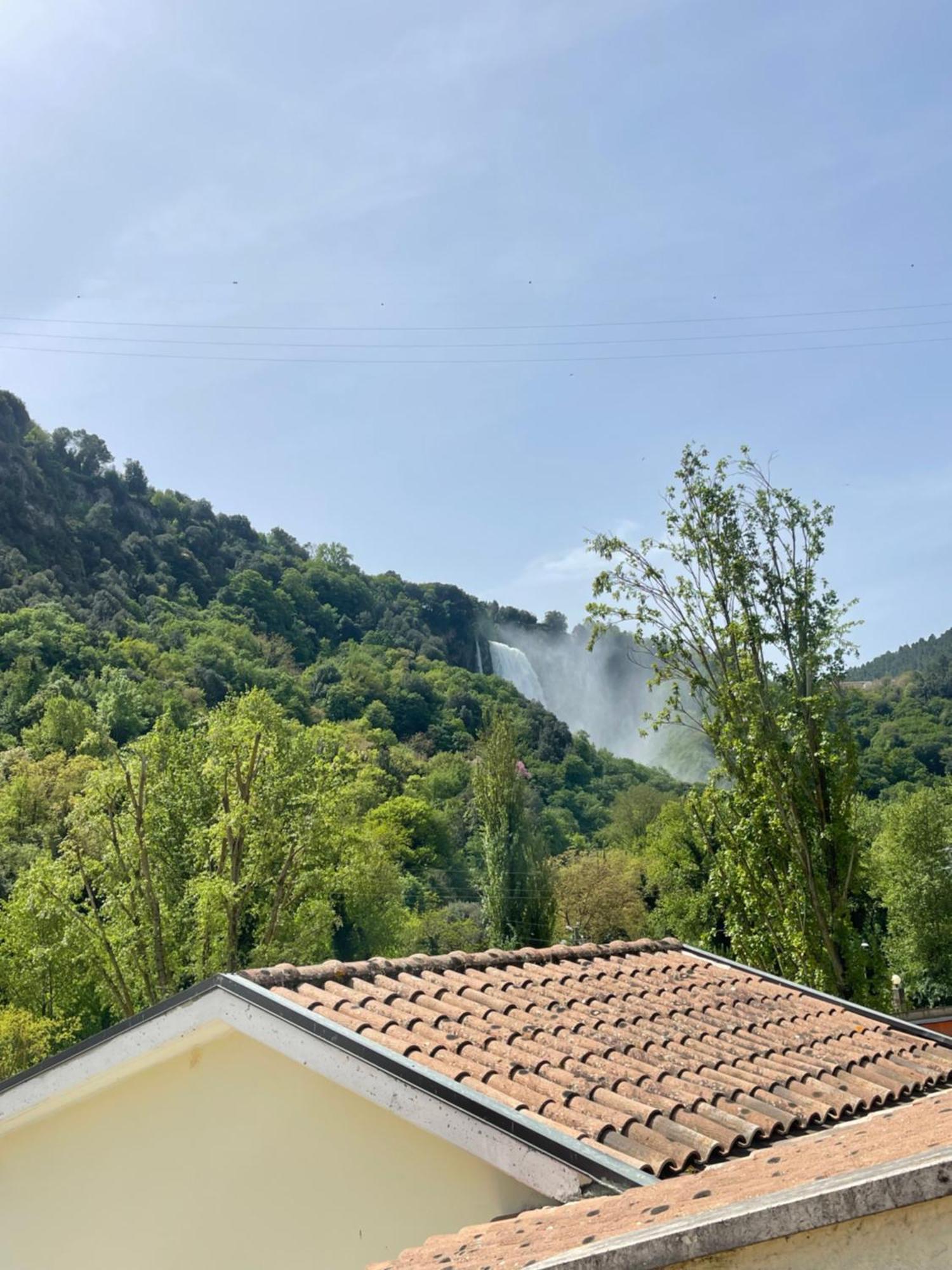 Il Casolare Della Cascata Hotel Terni Exterior photo